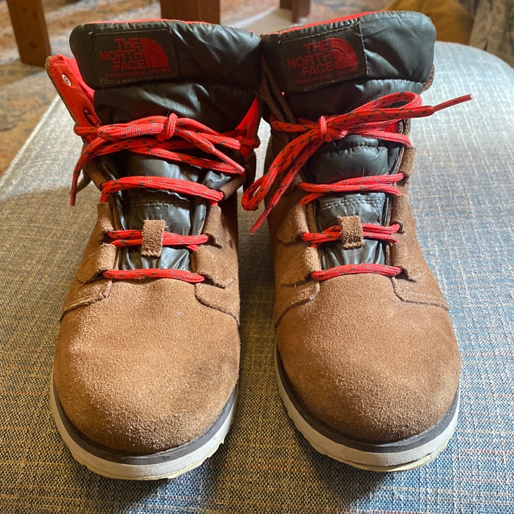 The North Face women’s Heat Seeker boots